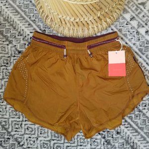 NWT Lululemon Break New Ground Short Fools Gold 8